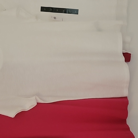 3 Banana Republic light weight t-shirts - Picture 5 of 16